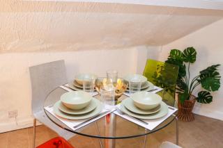 Entire Cosy 2 Bedroom Flat - 5