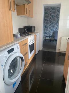 1 double bed house and sofa bed with out door garden - Kent - 3