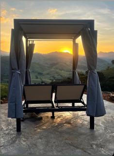 Cabana do Mato com ofurô, cesta para café da manhã e pet friendly - 0