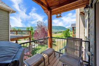 Luxury Alpine Escape - Pool and Hot Tub Access - Eden - 2