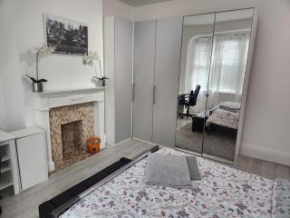 Place to stay Croydon - 8