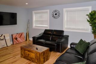 Lake Access 4 Bed 3 Bath HOT TUB - 2