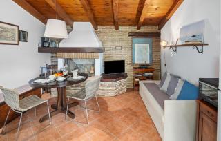 1 Bedroom Gorgeous Apartment In Porec - Poreč - 9