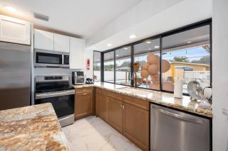 Sheraton Villa 3BR with Pool 10 Mins from Hard Rock Stadium - 5