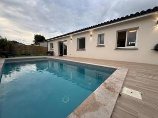 Superbe villa familiale avec piscine et spa - Ambarès-et-Lagrave - 0