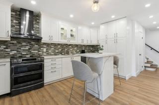 Urban Nest Home 4bed 4bath Parking Baby Crib - Mississauga - 3
