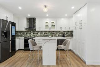 Urban Nest Home 4bed 4bath Parking Baby Crib - Mississauga - 2