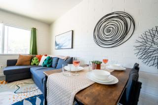 Spring Dream 2BR Apt with Parking in the Heart of DT - Tucson - 2