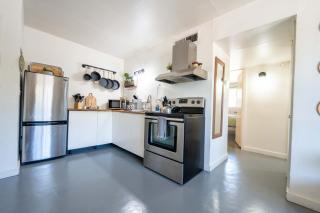 Spring Dream 2BR Apt with Parking in the Heart of DT - Tucson - 1