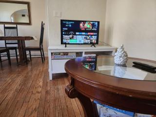 Comfy 3-Bed Retreat in Evanston - Evanston - 9