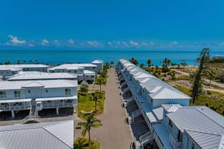 Ocean Isles Yellowtail Row - Marathon - 2