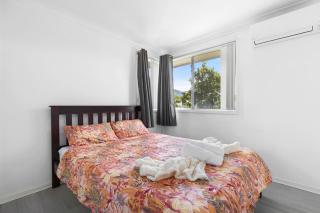 Cozy 3BDR Home I Mins to Parks - Kingswood - 2