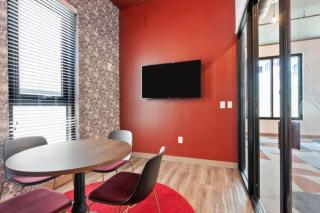 Modern 2BR Retreat Stylish and Spacious - Birmingham - 7