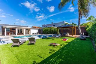 Stunning Tropical Pool House Miami Coconut Grove - 9