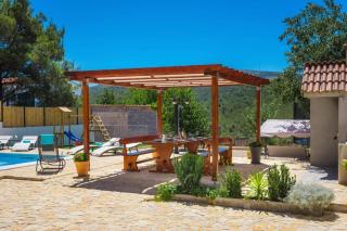Family friendly house with a swimming pool Vrpolje, Sibenik - 24345 - Šibenik - 2