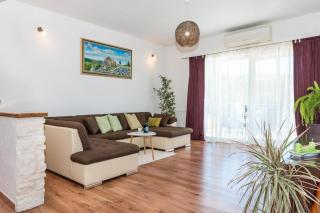 Family friendly house with a swimming pool Vrpolje, Sibenik - 24345 - Šibenik - 6