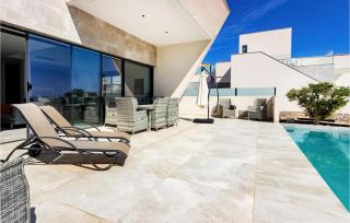 4 Bedroom Stunning Home In Rojales - Rojales - 2