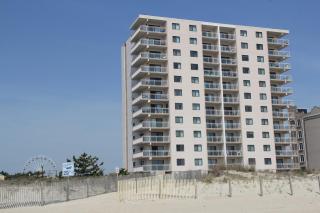 OCEANFRONT 29th St 2BR 2BA Condo Steps To Boardwalk - Ocean City - 0