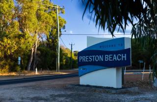 B37 Located in the Resort of Footprints Preston Beach - 6