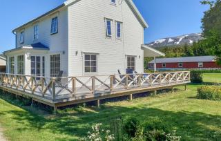 4 Bedroom Cozy Home In Hol I Tjeldsund - Dragland - 9
