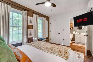 NEW! Shenandoah family & dog friendly cabin - 5 min walk river with private river access, BBQ, playground, fire pit - Shenandoah - 5