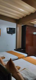 Pacifico's Hostel - - 3