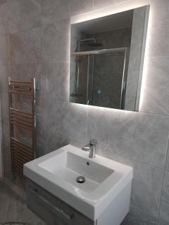 Luxury Brand New Bungalow - Mollinburn - 5