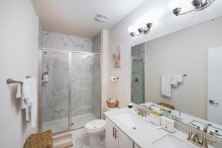 Elegant 3BR Home Family & Business Friendly Near Downtown with Free Parking, WFH, & Wi-Fi - Charlotte - 7