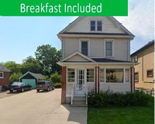 Ultra Close to Clifton Hill and the Falls & Wonderful Free Breakfast Delivered Daily - Niagara Falls - 9