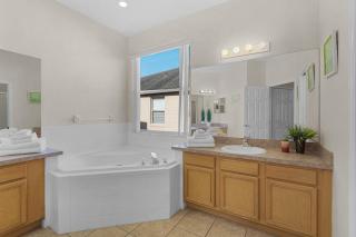 Great Pool Villa Near Disney - 8