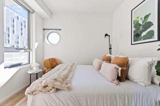 Stylish 2BR Apt Steps from Vic Market with Parking - Melbourne - 9