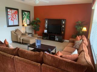 Luxury Liesure - New Pool Home - Davenport - 2