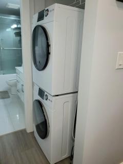 Ocean view modern 1 bed room suite with two beds and a full kitchen - Colwood - 3