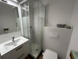 Studio rénové avec grande terrasse proche plage - FR-1-388-239 - 7