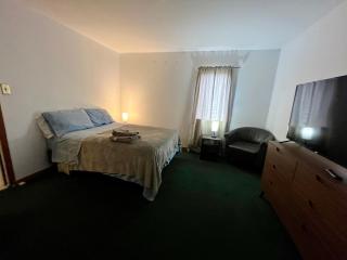 Private Room with Shared Bath - Wrightstown - 0