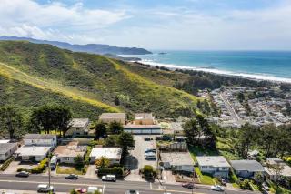 Cozy 2-Bedroom Retreat in Pacifica - 3