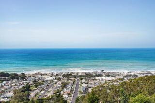 Stunning 2BR with Ocean, Mountain & Sunset Views - Pacifica - 2