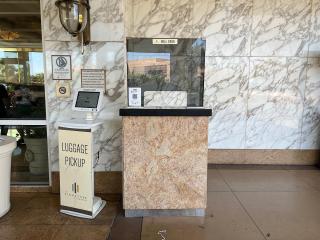 MGM Signature - NO FEEs, Free Valet, Lazy river View - 1