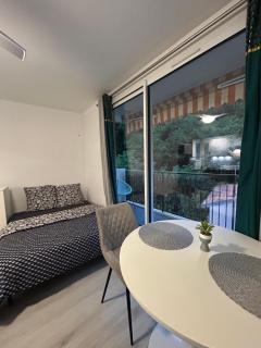 Grand Studio Lumineux et Fonctionnel 4 couchages Gare routière - Menton - 6