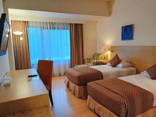 Lux Tychi Hotel - Malang - 4