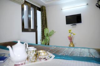 Fortune Home Service Apartment 3Bhk,J-215 Saket - 6