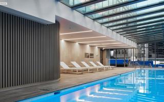 City Escape - 8 mins From Flinders St - Pool & Gym - 7