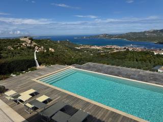 Villa Amaca piscina a sfioro riscaldata vista mozzafiato sulla Costa,sauna, area fitness - Cannigione - 3