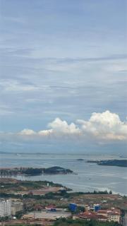 Pollux Habibie Lvl 52 Sea View Studio with Gym,Pool & Netflix - Batam Center - 7