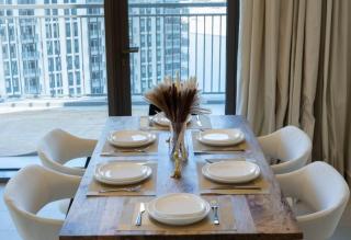 Luxurious 3BR - Pool - Canal View - Kids Play Area - Dubai - 3
