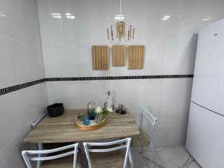 Pool View Stylish 3BR, 2BA Apartment, 5-min to Beach & TGV - Tangeri - 3
