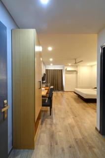 Hotel Neelkanth Inn - Ahmedabad - 2