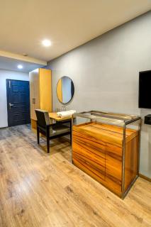 Hotel Neelkanth Inn - Ahmedabad - 3