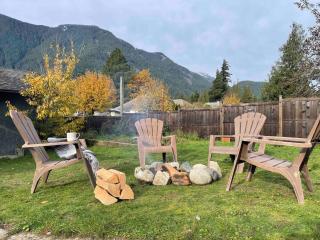 Cozy Private Suite with HOT TUB fire pit and AC! - Hope - 4