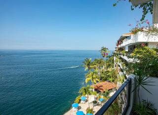 Wake Up to Waves Private Balcony Beach Access - Puerto Vallarta - 9